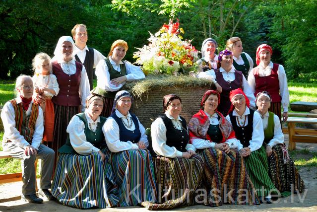 Folkloras kopa "Vecsaule"